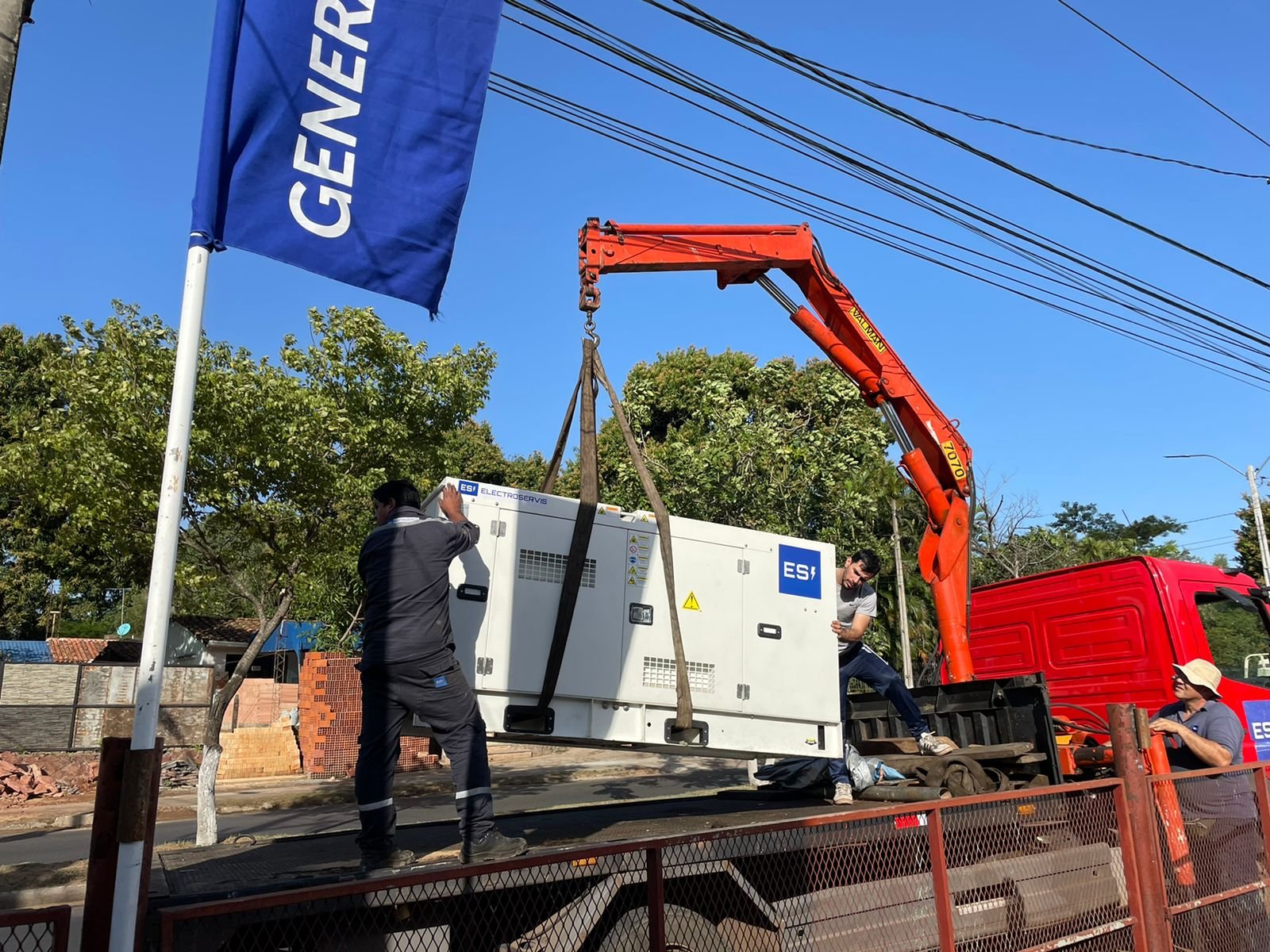 Reparación de motor diesel de un generador eléctrico.