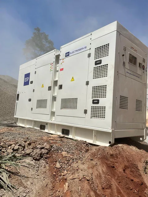 Generador eléctrico industrial atendido por Electroservis en Paraguay