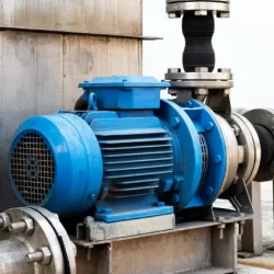 motor-sistema-tuberias-suministrar-agua-fria-al-proceso-produccion